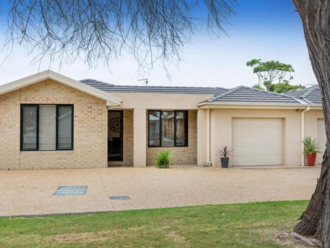 COASTAL HAVEN DROMANA - Accommodation Search 6