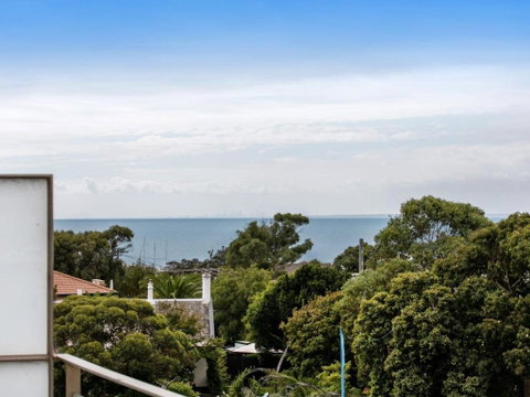 NORTH POINT RETREAT MORNINGTON - Accommodation Search 1