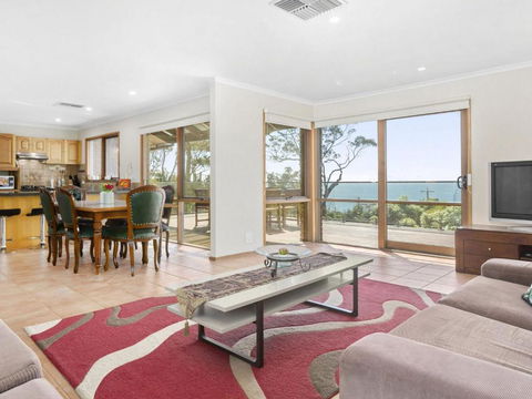 VIEWS At MCCRAE..... - Accommodation Search 1