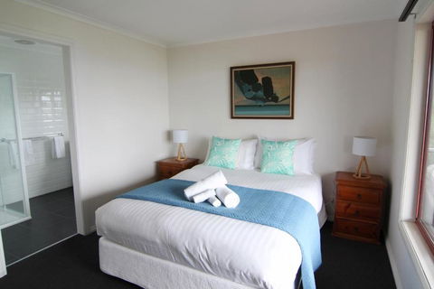 DOLPHIN LOOKOUT COTTAGE Amazing Views Of The Bay Of Fires - Accommodation Search 2