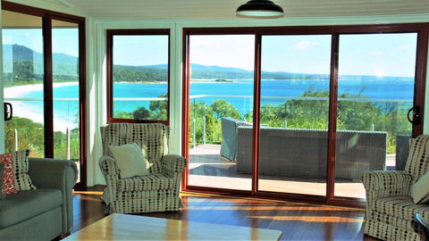 DOLPHIN LOOKOUT COTTAGE Amazing Views Of The Bay Of Fires - Accommodation Search 3