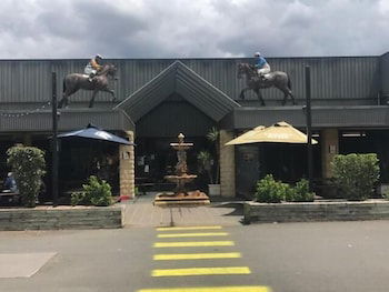 Blacktown Tavern - Accommodation Search 1