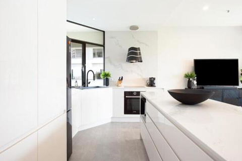 THE HYDEAWAY LUXE HYDE PARK CITY APARTMENT Hosted By LAbode Accommodation - Accommodation Search 3