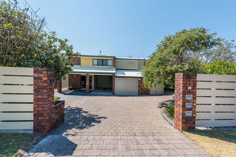 A Beach Break - 1/90 Lorikeet Drive - Accommodation Search 1