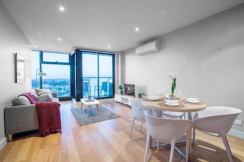 Sweet Apartment At Centro Melbourne - Accommodation Search 0