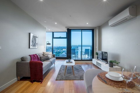 Sweet Apartment At Centro Melbourne - Accommodation Search 5