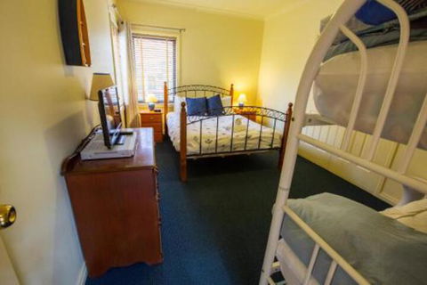 A Mariners Place BEST Location In Town! - Accommodation Search 1