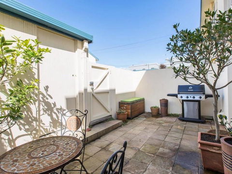 SEAVIEWS MORNINGTON.... - Accommodation Search 1