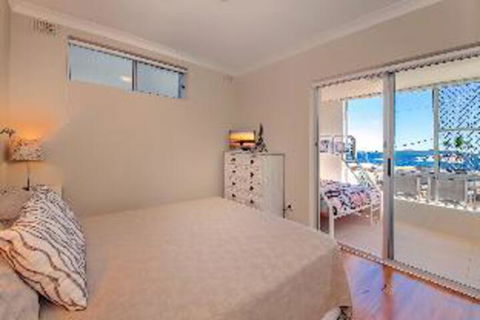 3 Bedroom Apartment Bayview Towers Unit 1 - Accommodation Search 4