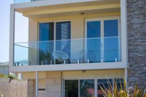 SEA NOOK Seconds From The Beach - Accommodation Search 6