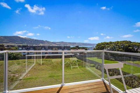 SEA NOOK Seconds From The Beach - Accommodation Search 0