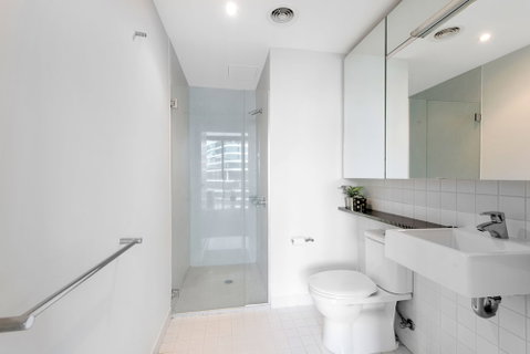 FARINA, 1BDR Docklands Apartment - Accommodation Search 1