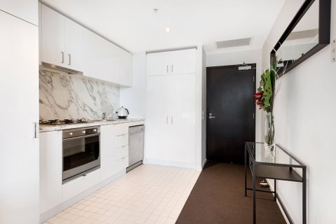FARINA, 1BDR Docklands Apartment - Accommodation Search 4