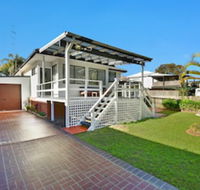 Lakeside Cabin  House - Accommodation Search