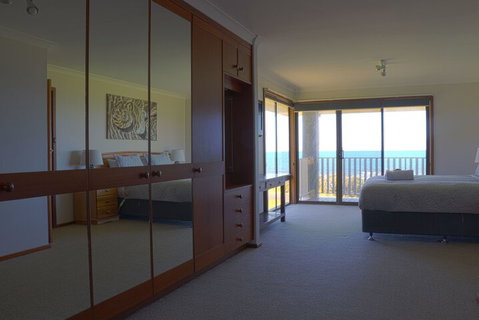 Augusta Beachfront Accommodation - Accommodation Search 6