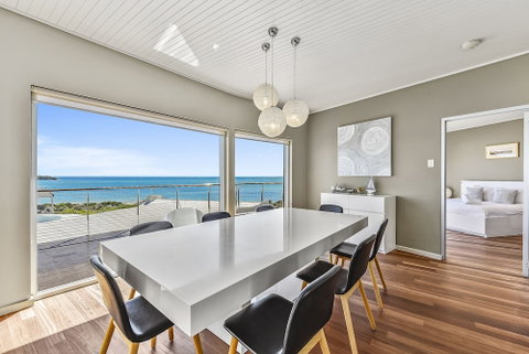 Aloha Waterfront Properties - Accommodation Search 3