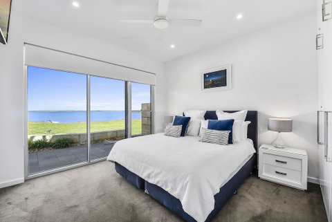 Aloha Waterfront Properties - Accommodation Search 5