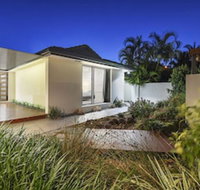 Just in Paradise Waterfront 5 Bedroom Deluxe House Central Broadbeach Location - Accommodation Search