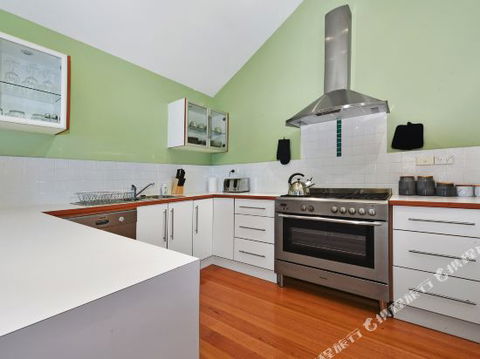 Family Friendly Weatherboard Cottage - Accommodation Search 5