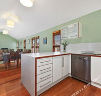Family Friendly Weatherboard Cottage - Accommodation Search