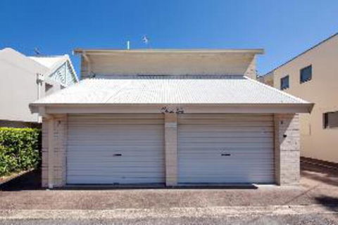 3 Bedroom House Classic View 2 / 49 Victoria Parade FREE WIFI - Accommodation Search 1