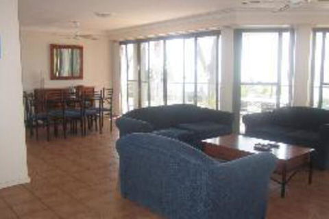3 Bedroom House Shoal Bay Palm Beach - Accommodation Search 1