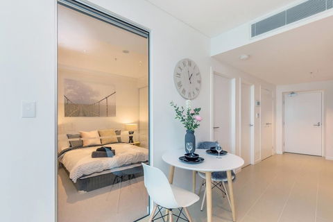 SKY Heart Of BNE City 2bed APT Pool& Gym Qbn222-18 - Accommodation Search 3