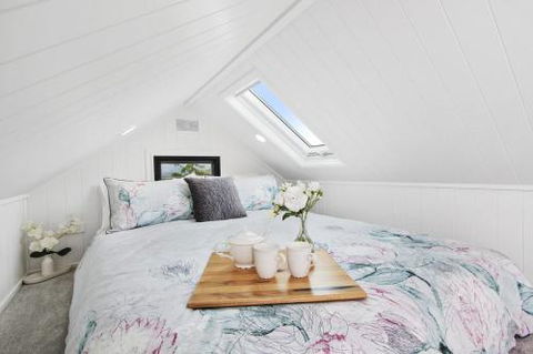 TINY HOME......BIG Views - Accommodation Search 2