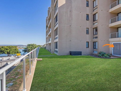 Garden Apartment At Forster Tower - Accommodation Search 4