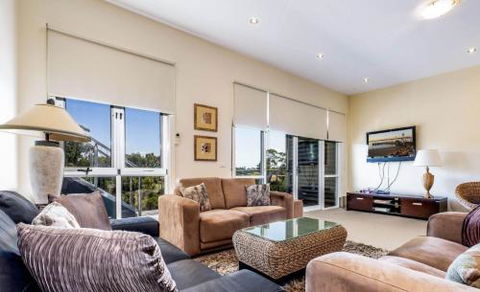 COASTAL SOUL VILLA At BROADBEACH - Accommodation Search 5