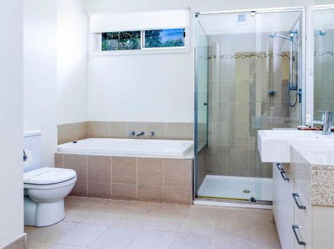 COASTAL SOUL VILLA At BROADBEACH - Accommodation Search 4
