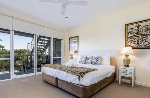 COASTAL SOUL VILLA At BROADBEACH - Accommodation Search 6