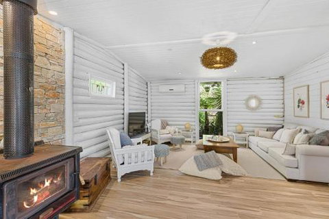 MARTHA COTTAGE Mt. MARTHA - Accommodation Search 0