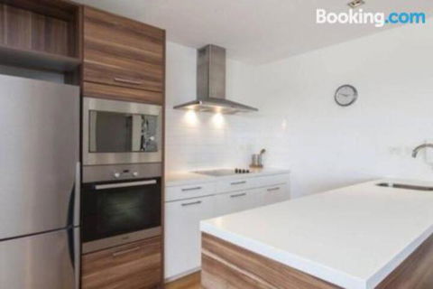 SKY GARDENS SUNSET RIVER VIEW NETFLIX WINE PARKING - Accommodation Search 0