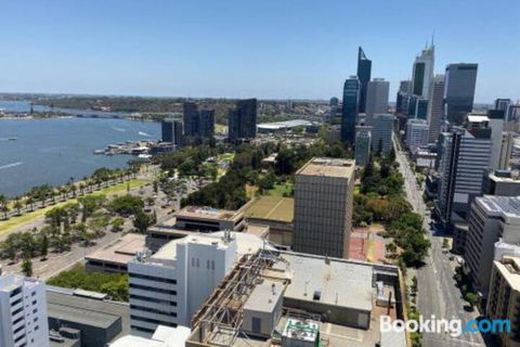 SKY GARDENS SUNSET RIVER VIEW NETFLIX WINE PARKING - Accommodation Search 4