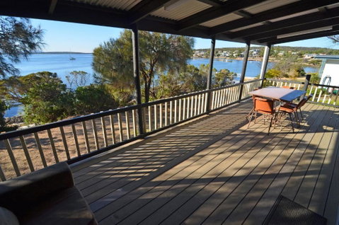 CDC 625 Beach House Incl.rear 2BR Studio - Accommodation Search 4