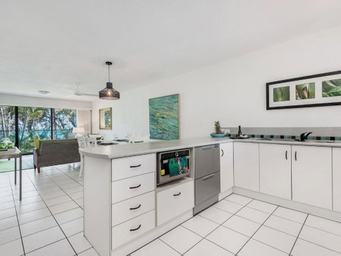 Absolute Beachfront - Accommodation Search 3