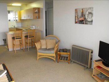 Oceanic Unit 14 - Accommodation Search 4