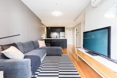 SANDRA, 1BDR Carlton Apartment - Accommodation Search 6