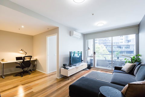 SANDRA, 1BDR Carlton Apartment - Accommodation Search 2