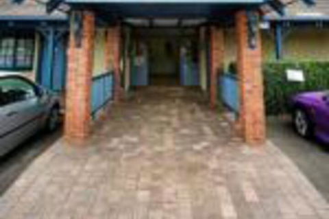 Parkway Hotel - Accommodation Search 0