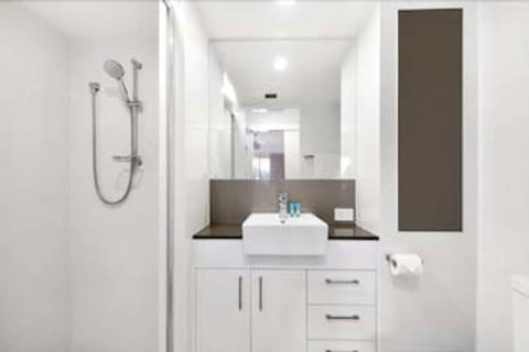 The Hill Apartments - Accommodation Search 7