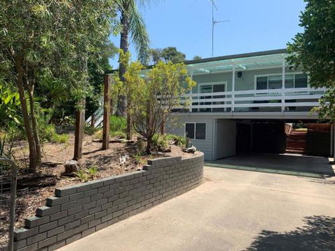 DRIFTAWAY ACROSS FROM SURF BEACH - Accommodation Search 0