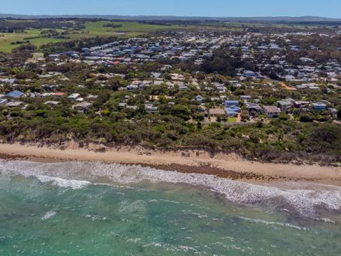 DRIFTAWAY ACROSS FROM SURF BEACH - Accommodation Search 4