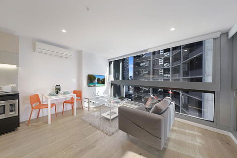 A Bright & Modern CBD Apt Next To Southern Cross - Accommodation Search 2