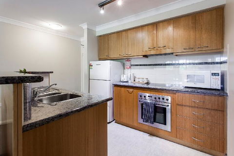 A Comfy 2BR Home Top Location FREE Parking - Accommodation Search 6