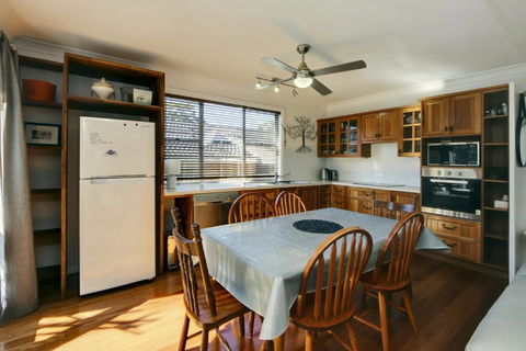 Hillsborough Cottage - Accommodation Search 1