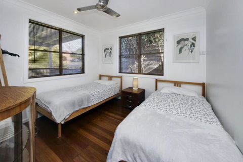 Hillsborough Cottage - Accommodation Search 6