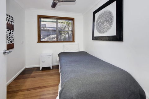 Hillsborough Cottage - Accommodation Search 2