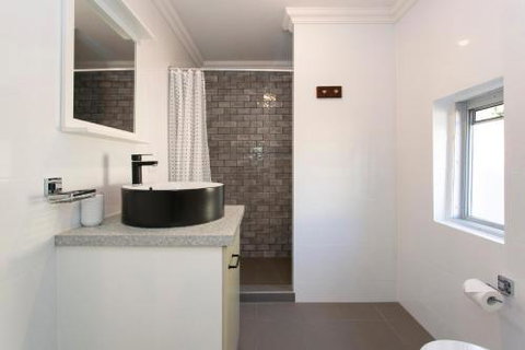 Dingo At White Gum Lodge - Accommodation Search 1